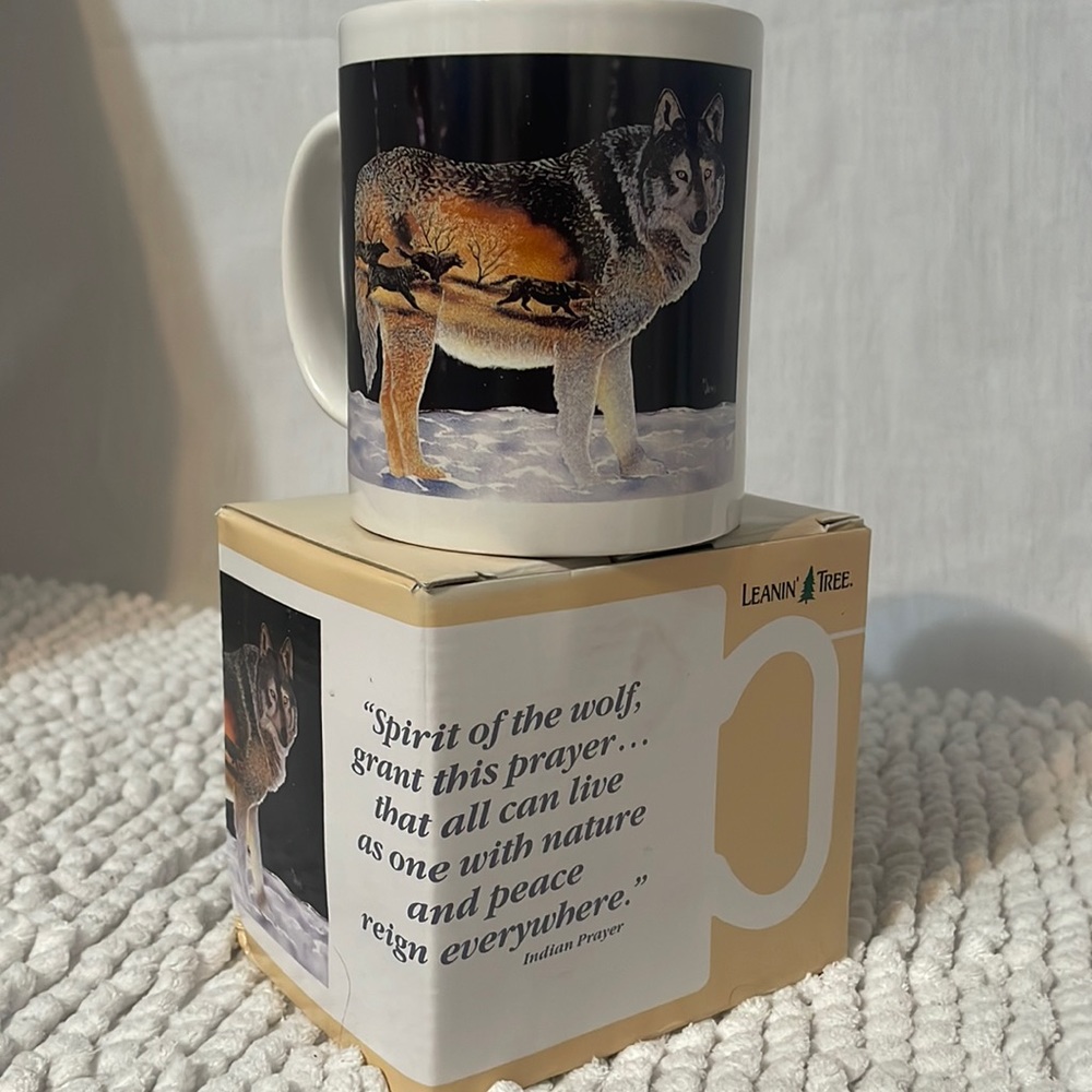 🖤Leaning Tree Mug with Poem & wolf picture